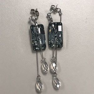 NWOT Chic Abstract Dangly Earrings